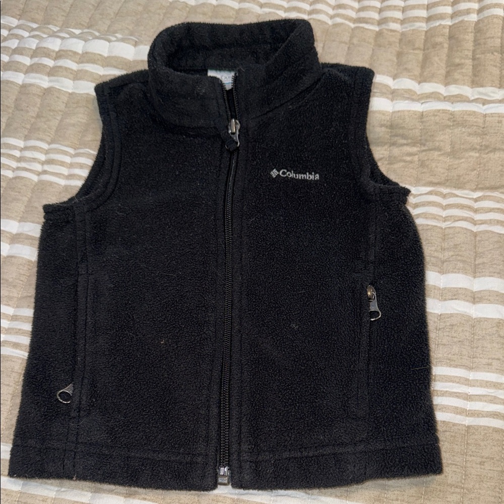Columbia Black Sleeveless Fleece Jacket